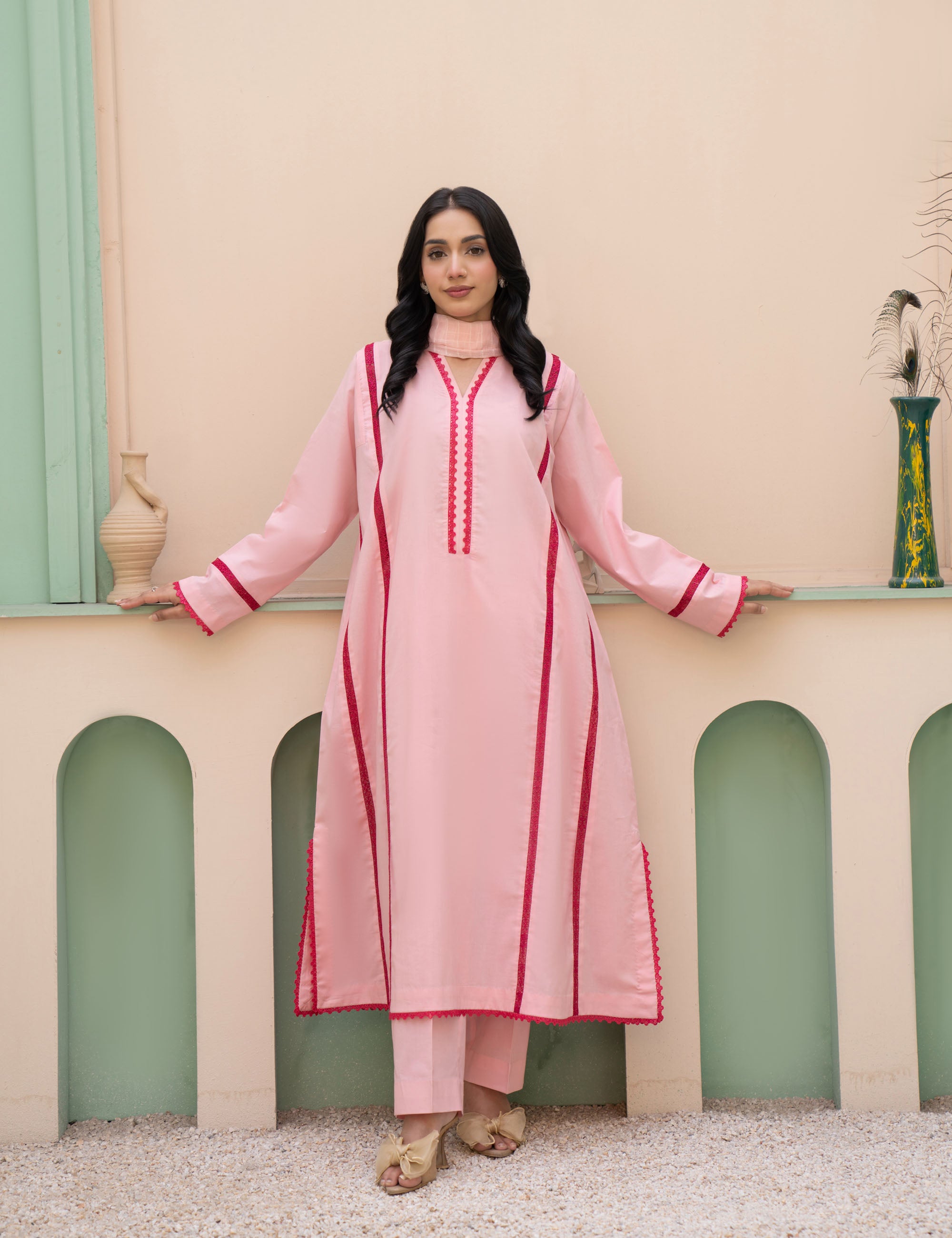Pink summer lawn suit Pakistan