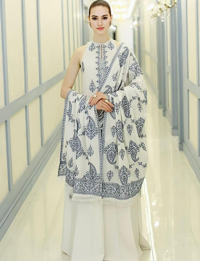 bareeze-eid-collection-3-piece_3.jpg